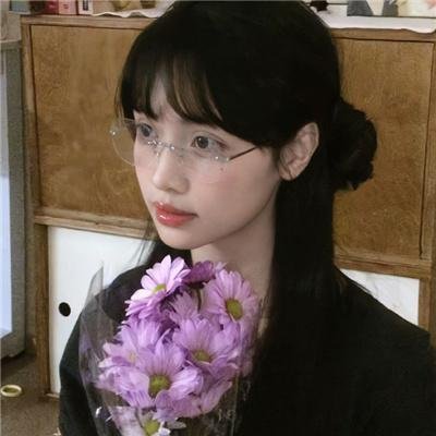 夹缝中 海报